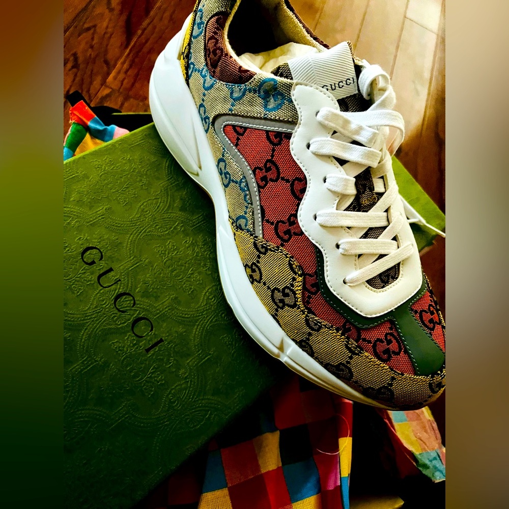 Authentic Brand new Gucci sneakers size 42(11)